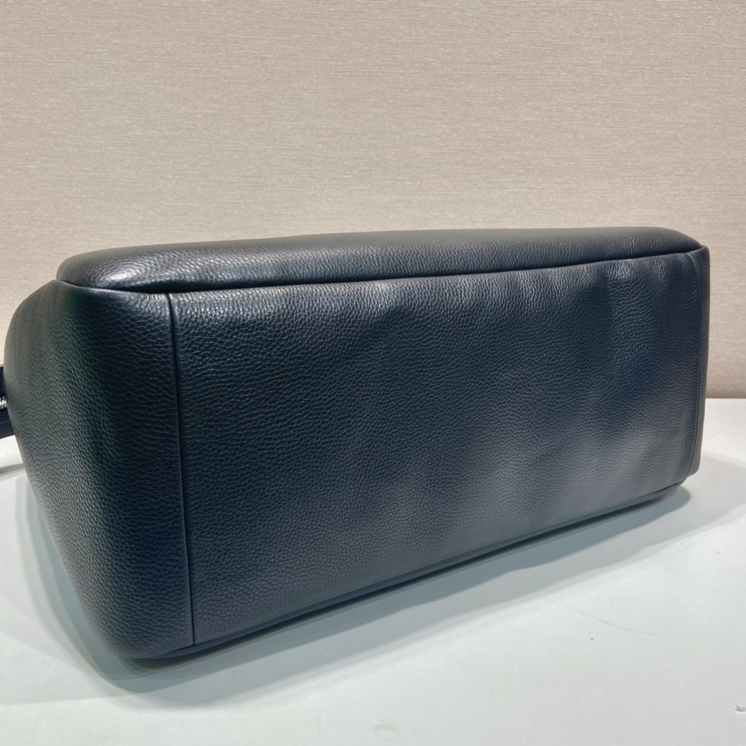 Prada_2VC035_Travel_Bag-